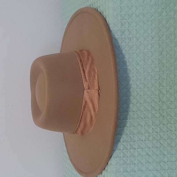 Hat - Picture 3 of 5